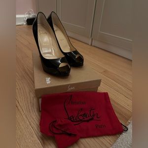Louboutin Very Prive 120 patent leather peep toe heel